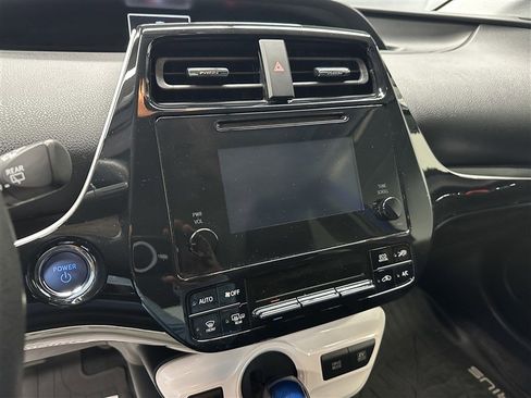 Used 2016 Toyota Prius Two image 18