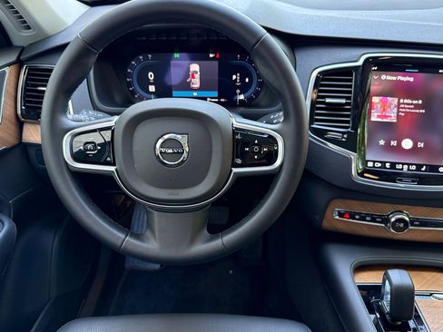 Used 2025 Volvo XC90 B6 Ultra image 18
