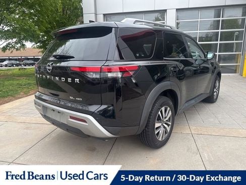 Used 2023 Nissan Pathfinder SL AWD/4WD image 6