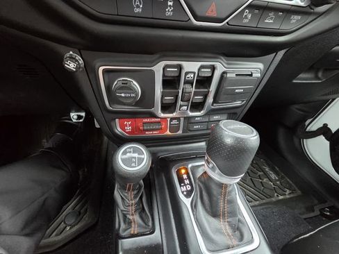 Used 2021 Jeep Gladiator Mojave AWD/4WD image 19