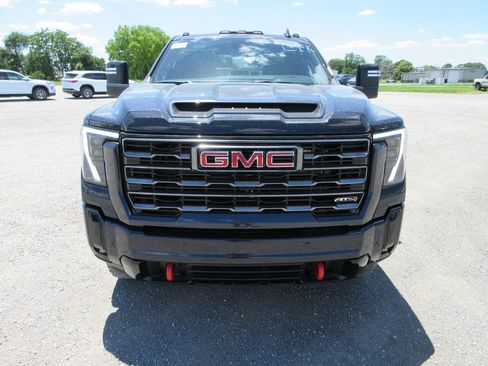 New 2026 GMC Sierra 2500 AT4 AWD/4WD image 12