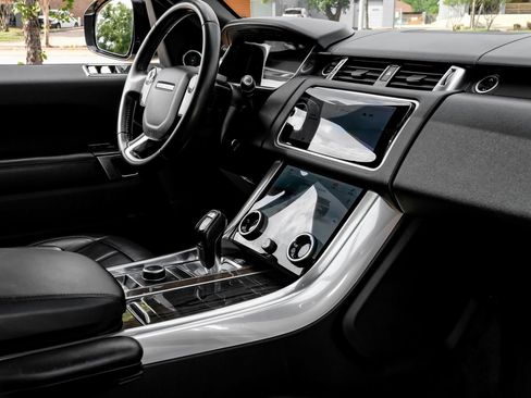 Used 2018 Land Rover Range Rover Sport HSE image 23