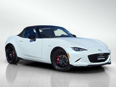 Certified 2025 MAZDA MX-5 Miata Club w/ Brembo/BBS Recaro Package RWD image 1