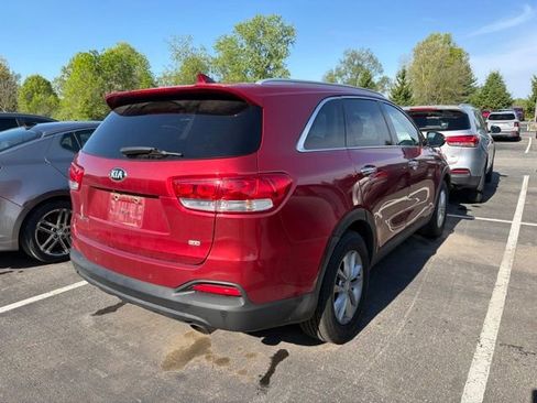 Used 2016 Kia Sorento AWD w/ LX Convenience Package image 3