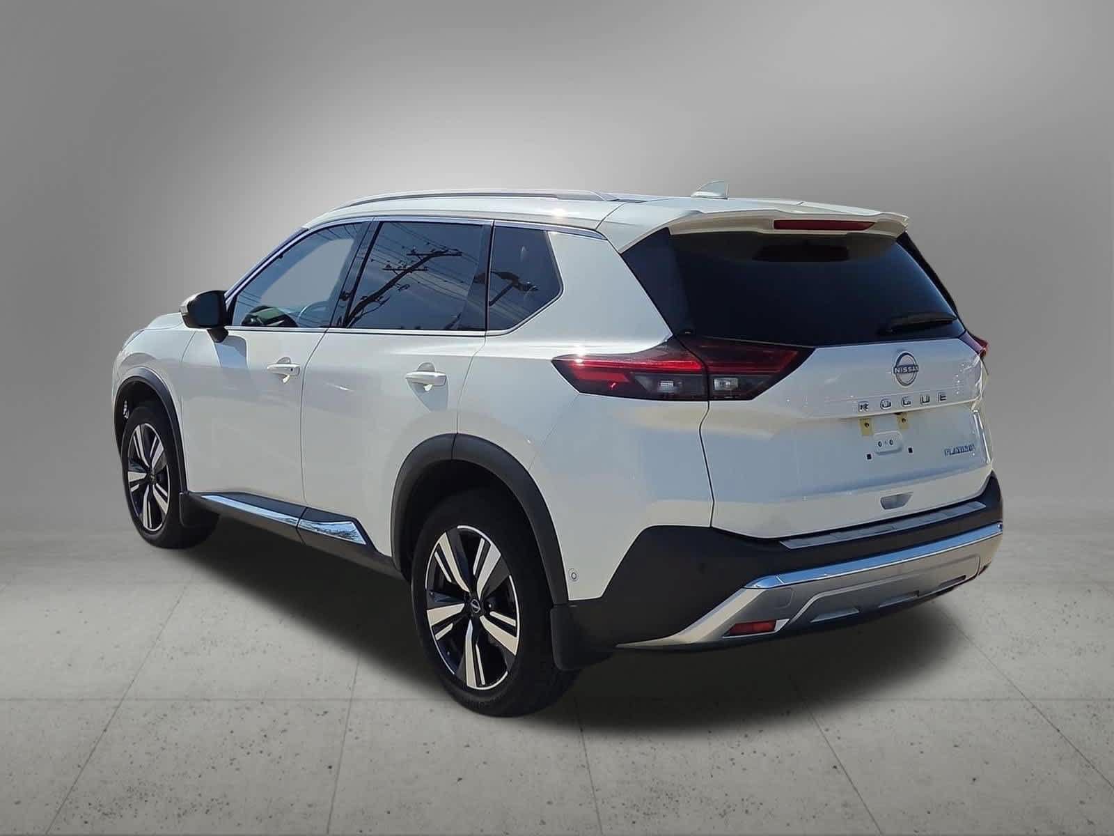 Used 2023 Nissan Rogue Platinum FWD image 4