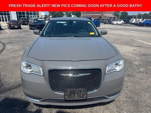 Used 2017 Chrysler 300 Limited w/ Value Package AWD/4WD image 8