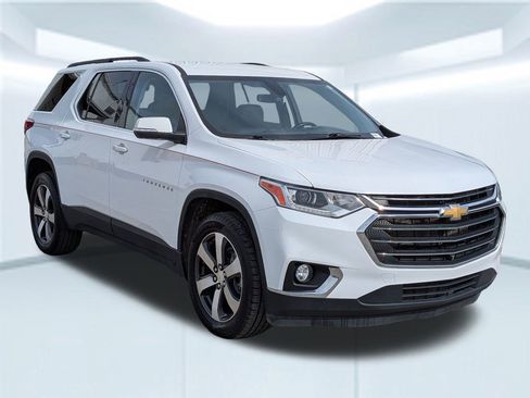 Used 2021 Chevrolet Traverse LT w/ LT Premium Package image 8