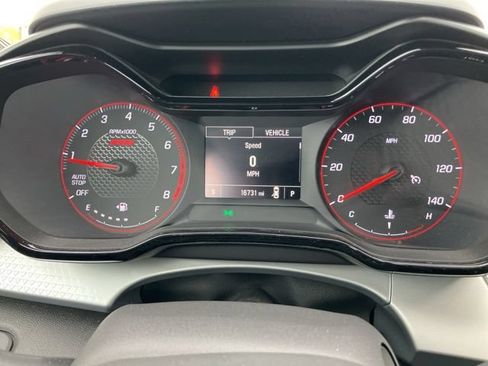 Used 2025 Chevrolet Trax RS FWD image 22