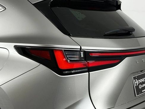 Used 2025 Lexus NX 250 FWD w/ Cold Area Package image 18