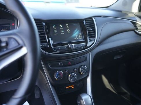 Used 2017 Chevrolet Trax LT w/ LT Convenience Package image 25
