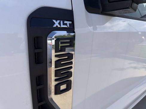 Used 2024 Ford F250 XLT w/ FX4 Off-Road Package image 10