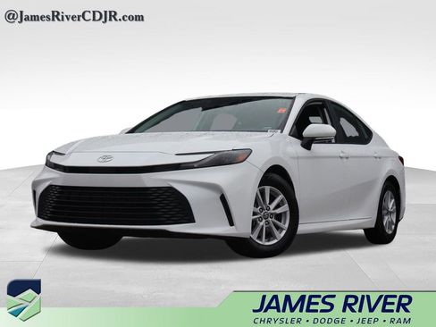 Used 2026 Toyota Camry LE FWD image 1