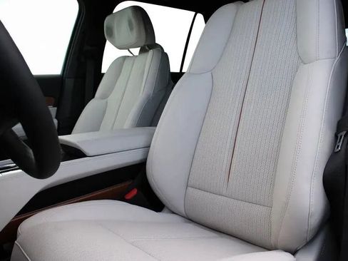 New 2026 Cadillac Vistiq Luxury image 12