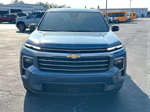 New 2026 Chevrolet Traverse LT w/ Driver Confidence Package image 2