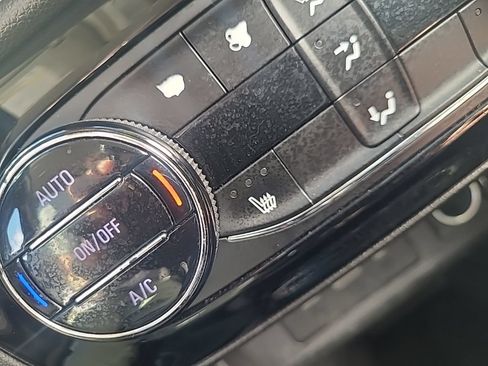 Used 2020 Buick Encore GX Select w/ Sport Touring Package FWD image 27