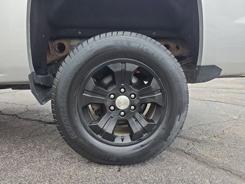 Used 2018 Chevrolet Silverado 1500 LT w/ All Star Edition image 36