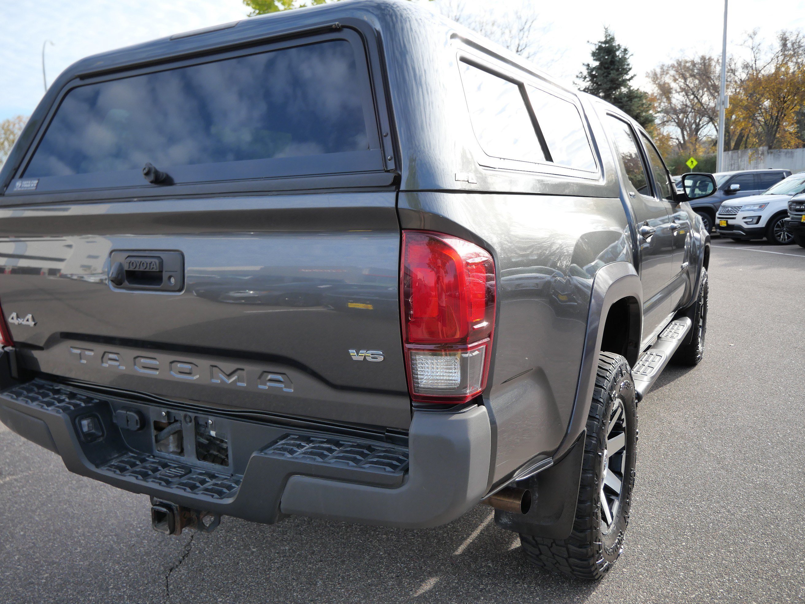 Certified 2019 Toyota Tacoma SR5 AWD/4WD image 17