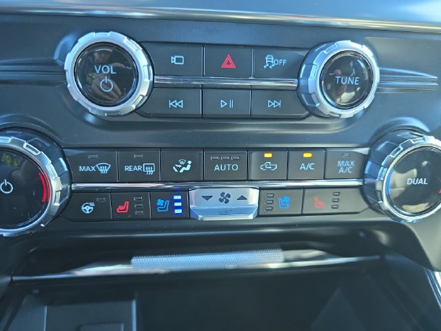 Used 2025 Ford F150 Lariat w/ FX4 Off-Road Package AWD/4WD image 25