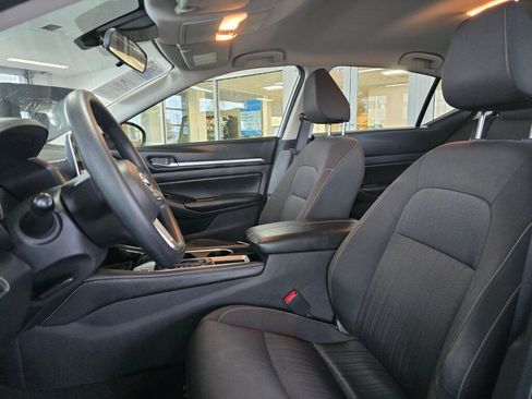 Used 2023 Nissan Altima 2.5 SV FWD image 23