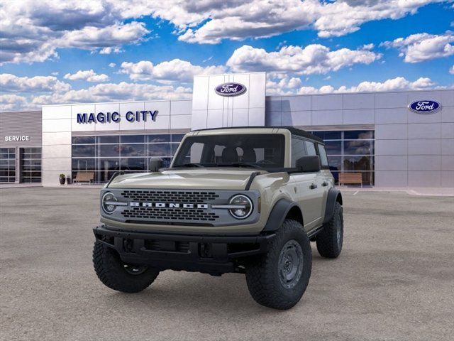 New 2025 Ford Bronco Badlands w/ Sasquatch Package AWD/4WD image 2