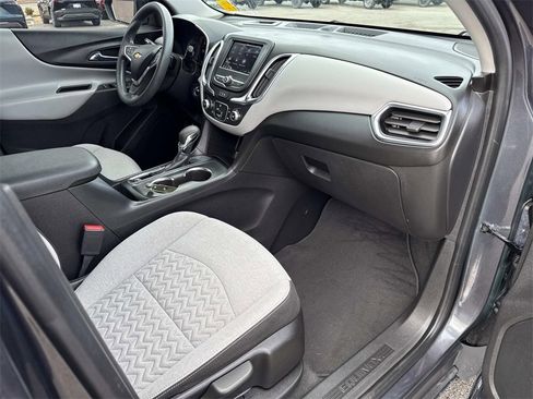 Used 2022 Chevrolet Equinox LS image 27