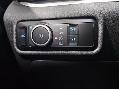 Used 2024 Ford Explorer XLT w/ Equipment Group 202A RWD image 25