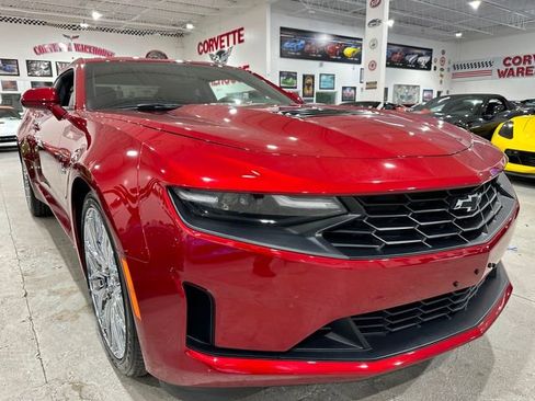 Used 2022 Chevrolet Camaro LT RWD image 4