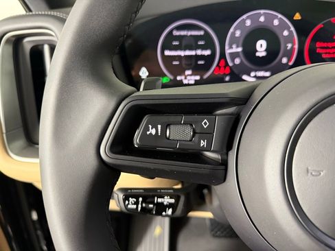 New 2025 Porsche Cayenne Coupe image 38