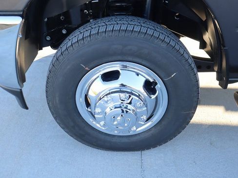 New 2026 RAM 3500 Tradesman image 17