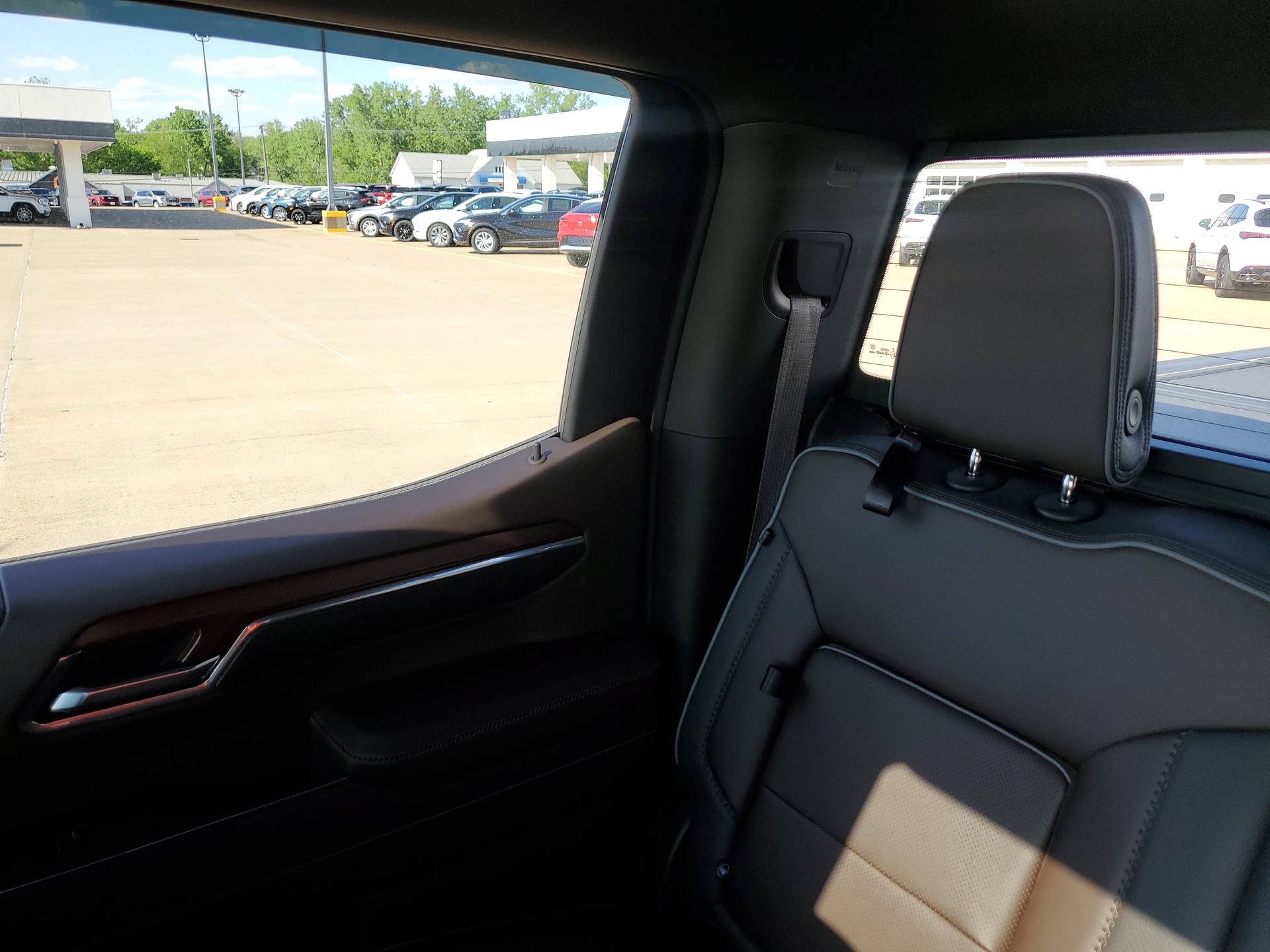 Used 2023 GMC Sierra 1500 Denali w/ Denali Reserve Package AWD/4WD image 13