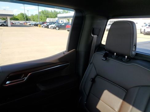 Used 2023 GMC Sierra 1500 Denali w/ Denali Reserve Package AWD/4WD image 13