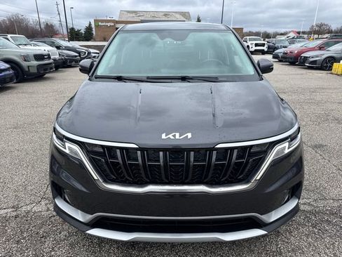 Certified 2024 Kia Carnival LX image 2