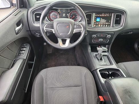 Used 2016 Dodge Charger SXT image 11