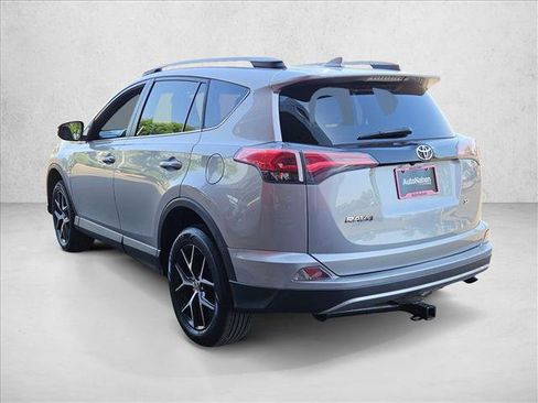 Used 2017 Toyota RAV4 SE FWD image 9