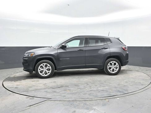 Used 2024 Jeep Compass Sport AWD/4WD image 4