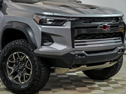 Used 2023 Chevrolet Colorado ZR2 w/ ZR2 Convenience Package III AWD/4WD image 2