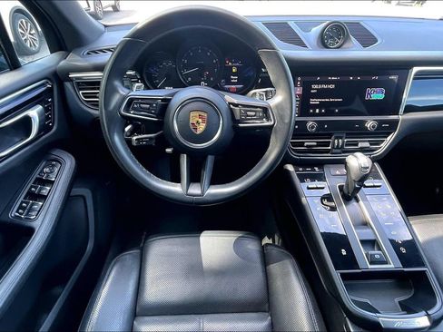 Used 2022 Porsche Macan w/ Premium Package Plus AWD/4WD image 7