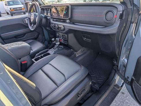 Used 2024 Jeep Wrangler Unlimited Rubicon image 14