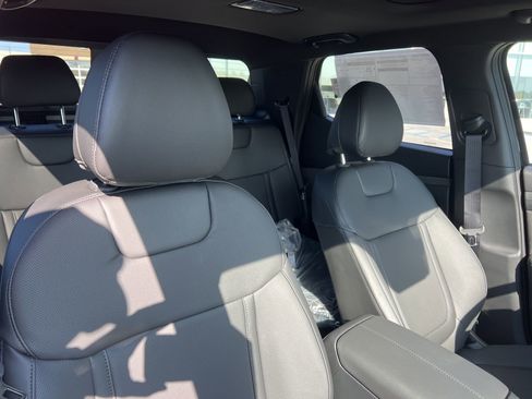 Certified 2025 Hyundai Santa Cruz SEL image 36