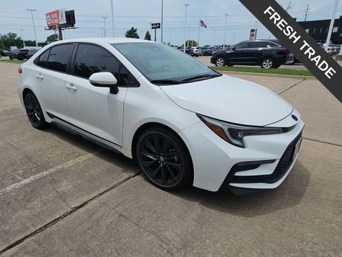 Used 2023 Toyota Corolla SE FWD image 2