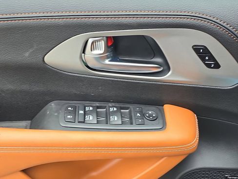 New 2026 Chrysler Pacifica Pinnacle image 12