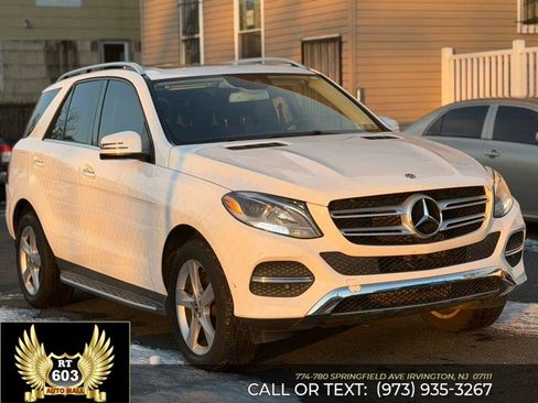 Used 2017 Mercedes-Benz GLE 350 GLE 350 4MATIC SUV w/ Premium 1 Package image 3