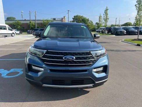 Used 2020 Ford Explorer XLT w/ Equipment Group 202A AWD/4WD image 2
