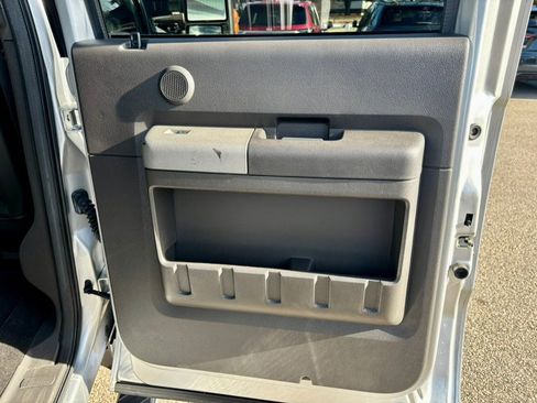 Used 2011 Ford F250 Lariat w/ Lariat Interior Pkg image 21