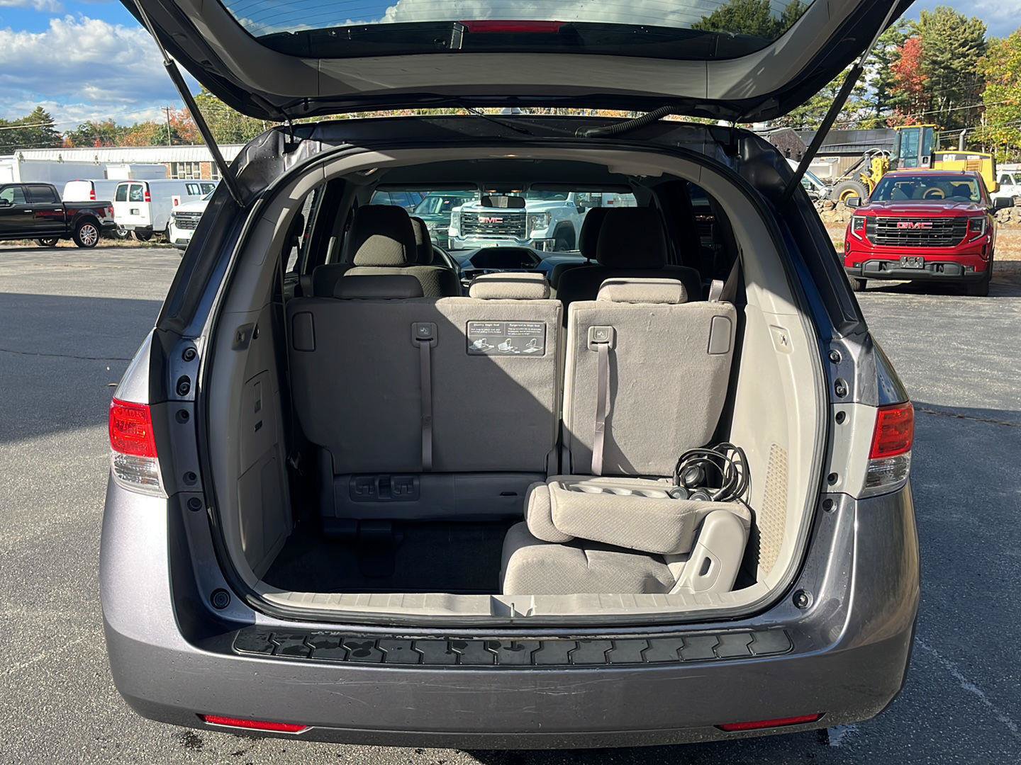 Used 2016 Honda Odyssey SE image 6
