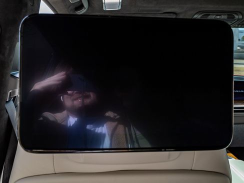 Used 2026 Cadillac Escalade ESV Platinum Sport w/ LPO, ONYX Package AWD/4WD image 33