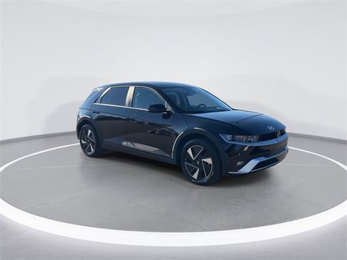 New 2026 Hyundai Ioniq 5 SE image 2