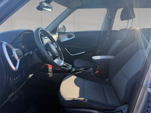 Used 2023 Kia Soul LX w/ Option Group 015 image 10