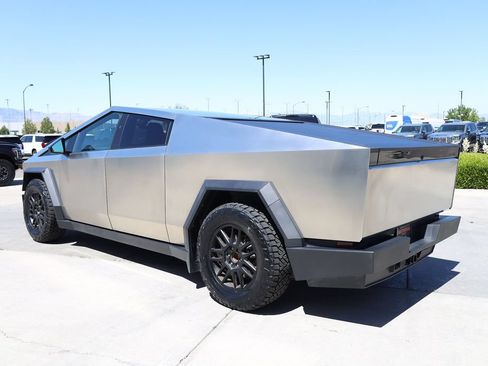 Used 2025 Tesla Cybertruck AWD Crew Cab image 4