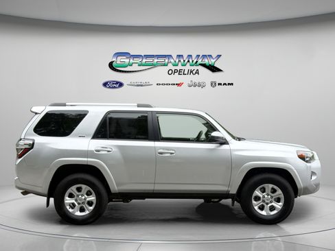 Used 2024 Toyota 4Runner SR5 RWD image 12